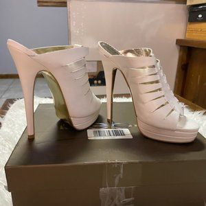 GORGEOUS Limited BEBE White slip in High Heels Size 7